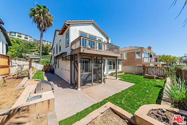 2259 Junipero Avenue, Signal Hill, CA 90755