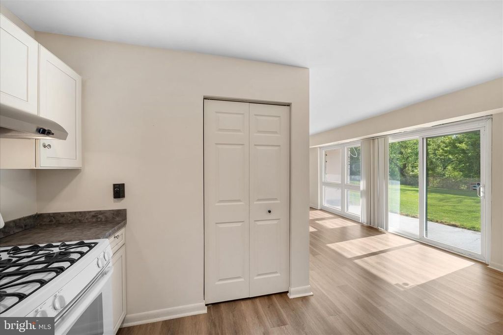 Image 11 of property listing at 3142 BRINKLEY RD #6T-3, Temple Hills, MD 20748