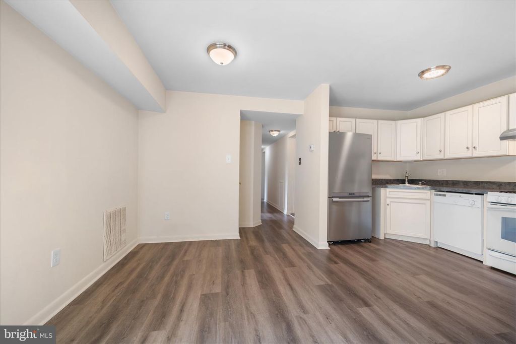 Image 12 of property listing at 3142 BRINKLEY RD #6T-3, Temple Hills, MD 20748