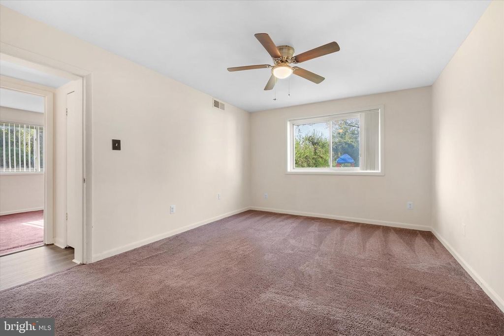 Image 16 of property listing at 3142 BRINKLEY RD #6T-3, Temple Hills, MD 20748