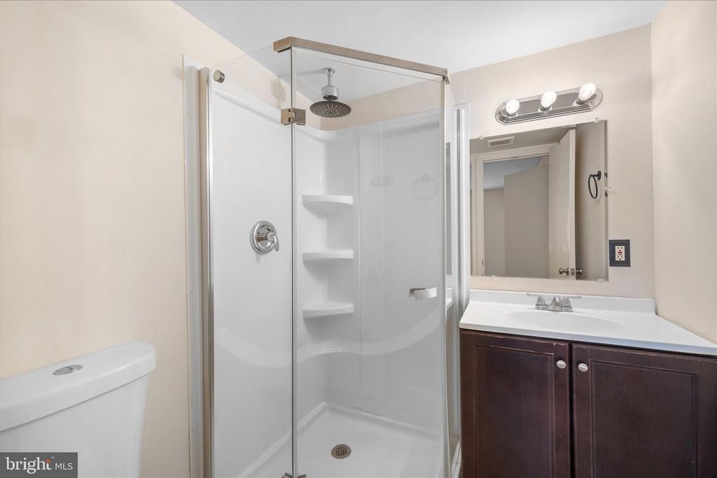 Image 19 of property listing at 3142 BRINKLEY RD #6T-3, Temple Hills, MD 20748