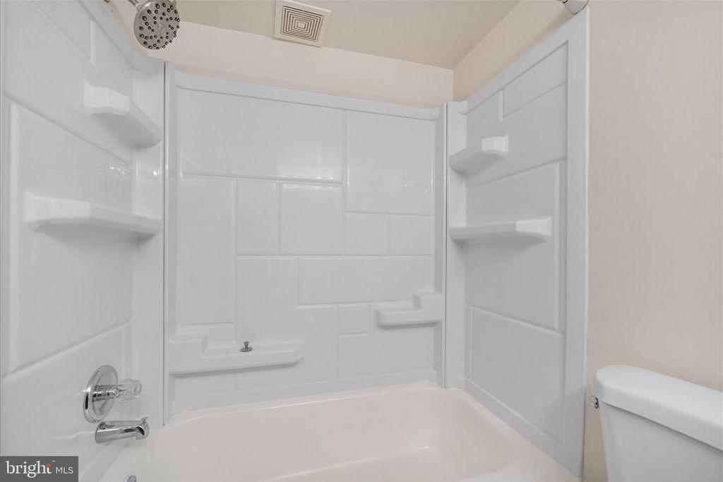 Image 25 of property listing at 3142 BRINKLEY RD #6T-3, Temple Hills, MD 20748