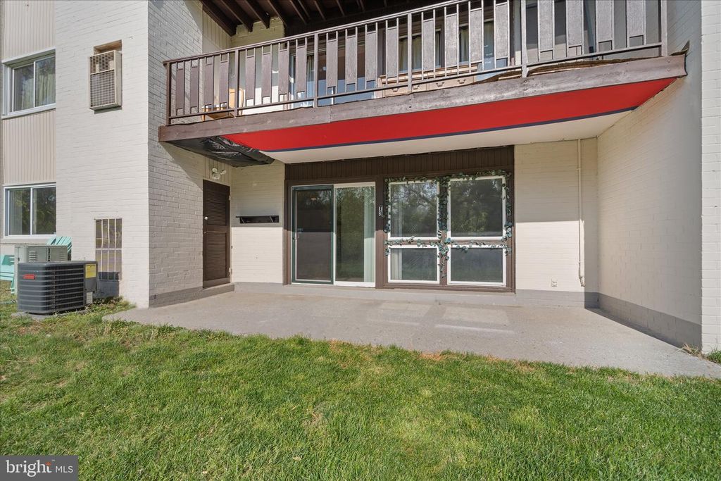 Image 27 of property listing at 3142 BRINKLEY RD #6T-3, Temple Hills, MD 20748