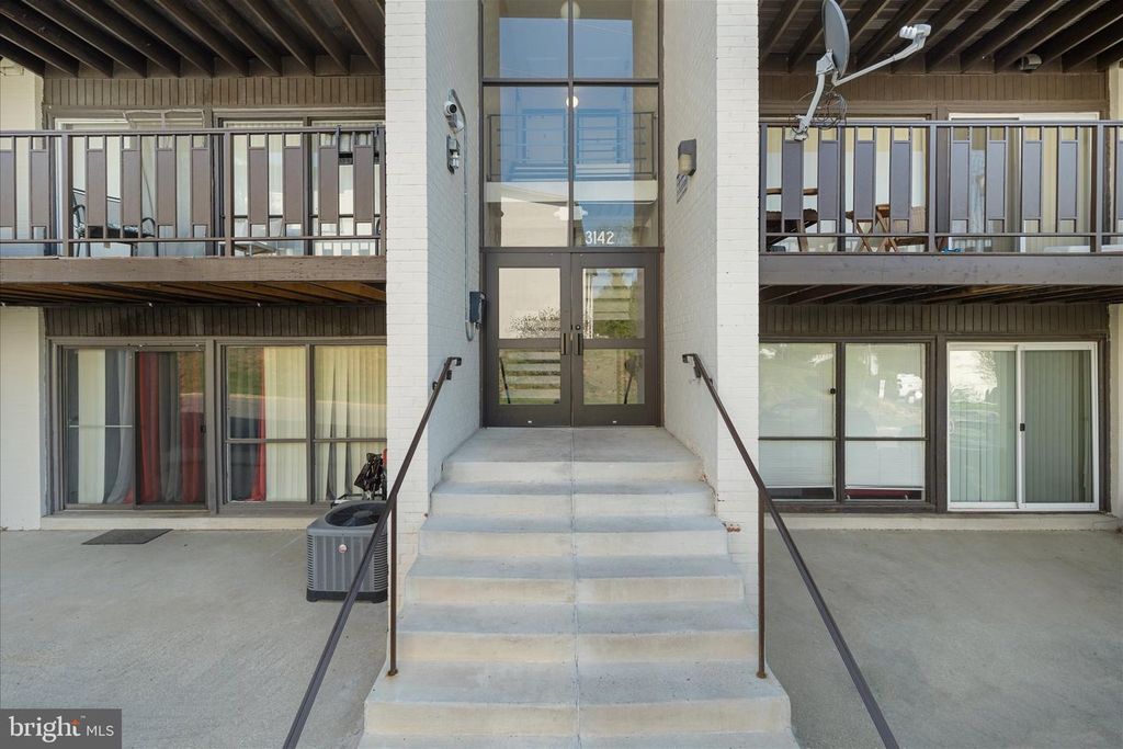 Image 3 of property listing at 3142 BRINKLEY RD #6T-3, Temple Hills, MD 20748