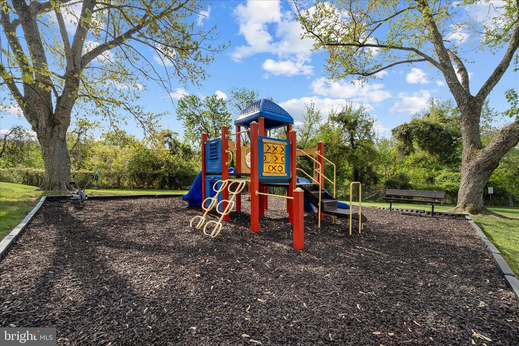 Image 31 of property listing at 3142 BRINKLEY RD #6T-3, Temple Hills, MD 20748