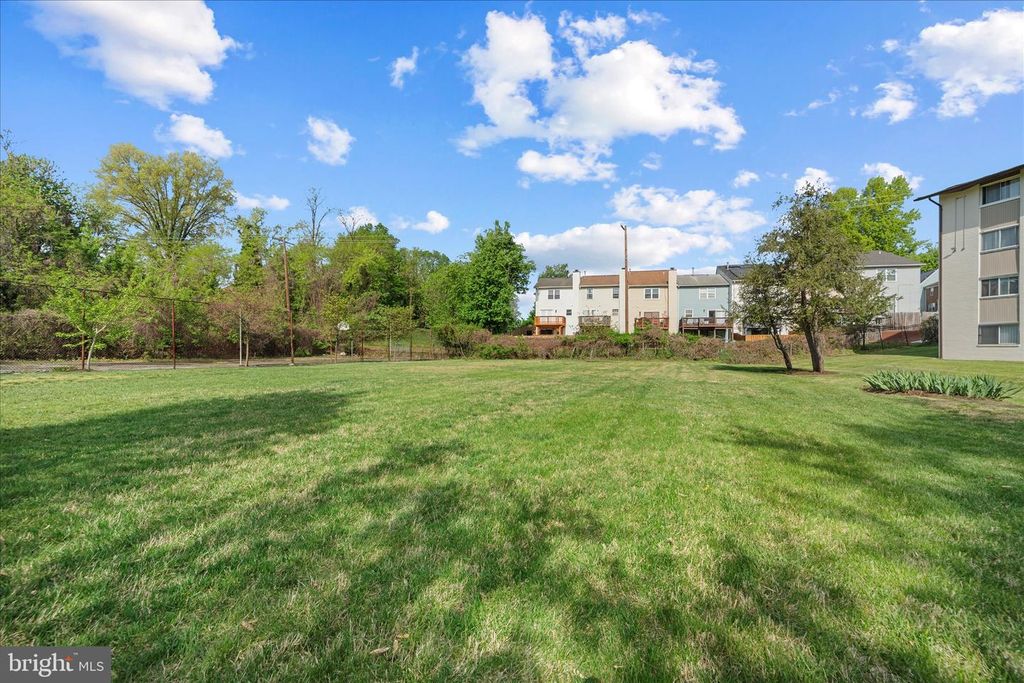 Image 32 of property listing at 3142 BRINKLEY RD #6T-3, Temple Hills, MD 20748