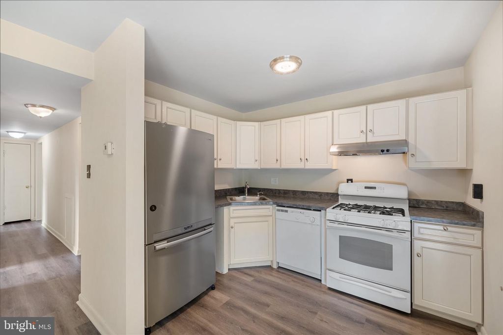 Image 7 of property listing at 3142 BRINKLEY RD #6T-3, Temple Hills, MD 20748