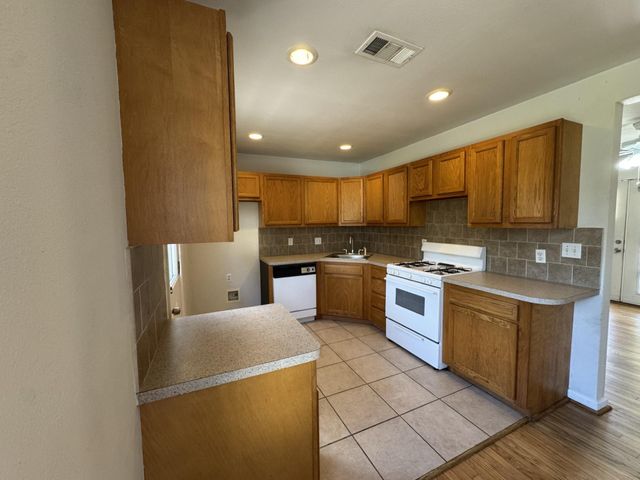 216 Gale Street, Houston, TX 77009