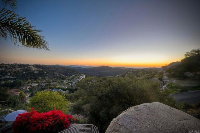 28521 Gladstone Court, Escondido, CA 92026