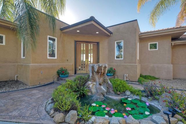 28521 Gladstone Court, Escondido, CA 92026