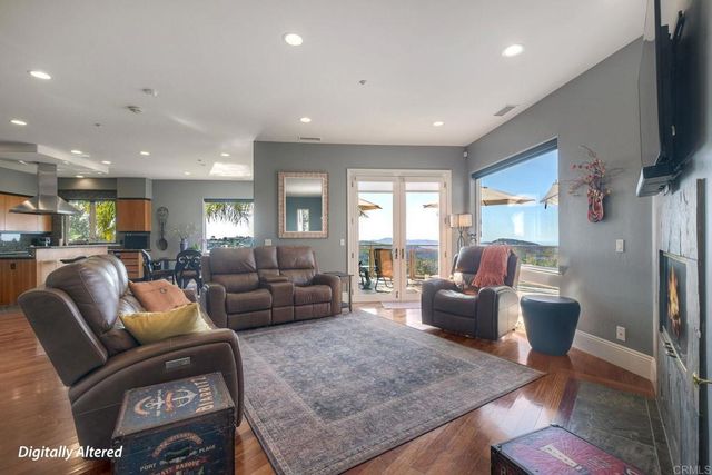 28521 Gladstone Court, Escondido, CA 92026