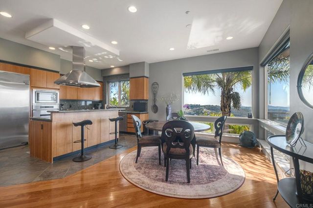 28521 Gladstone Court, Escondido, CA 92026