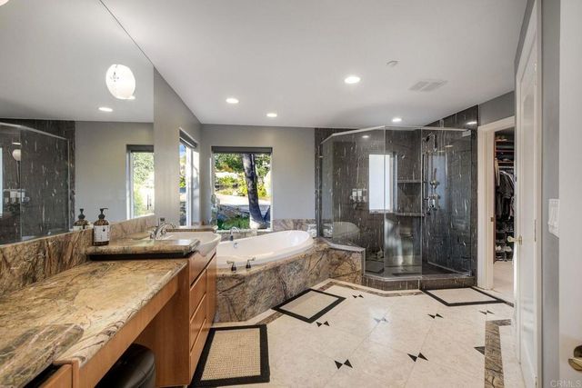 28521 Gladstone Court, Escondido, CA 92026