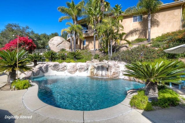 28521 Gladstone Court, Escondido, CA 92026