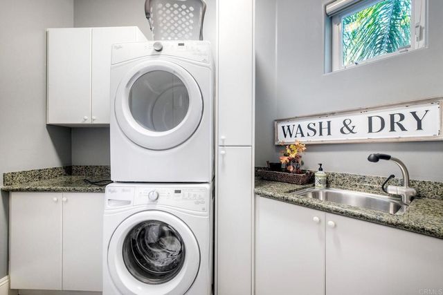 28521 Gladstone Court, Escondido, CA 92026