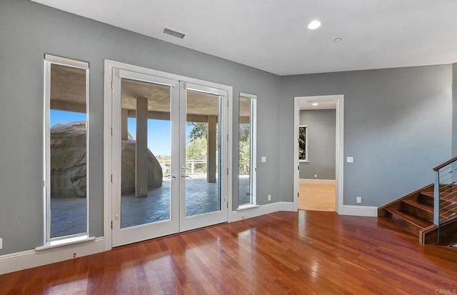 28521 Gladstone Court, Escondido, CA 92026