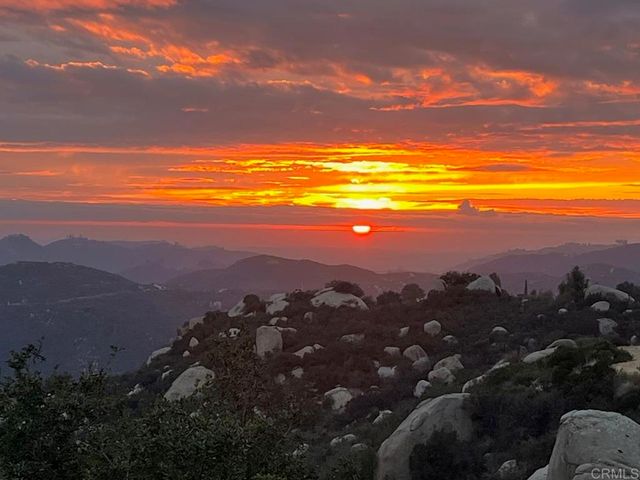 28521 Gladstone Court, Escondido, CA 92026