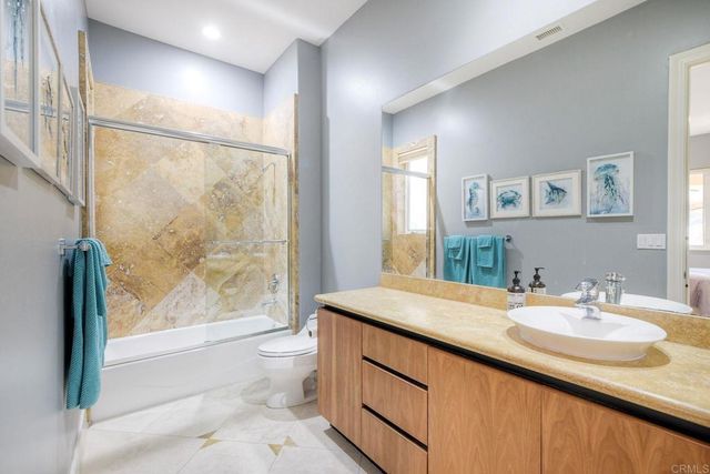 28521 Gladstone Court, Escondido, CA 92026