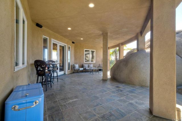 28521 Gladstone Court, Escondido, CA 92026