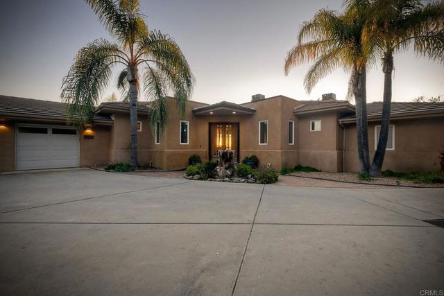 28521 Gladstone Court, Escondido, CA 92026