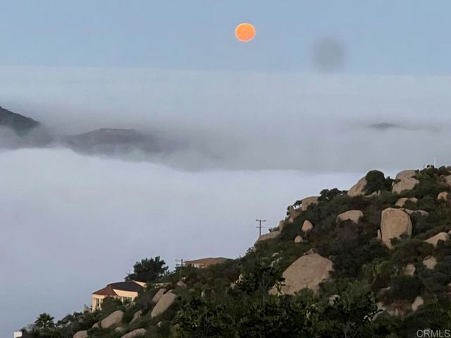 28521 Gladstone Court, Escondido, CA 92026