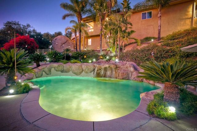 28521 Gladstone Court, Escondido, CA 92026