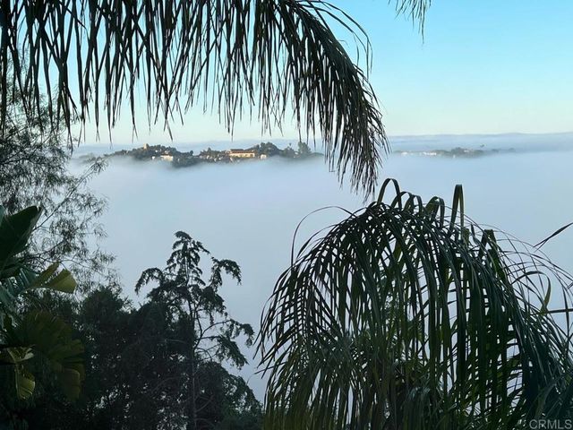 28521 Gladstone Court, Escondido, CA 92026