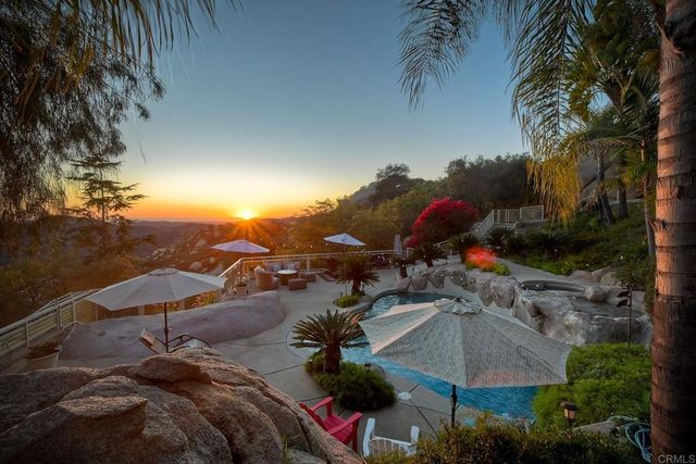 28521 Gladstone Court, Escondido, CA 92026