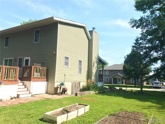 1325 2nd Street, Portage Des Sioux, MO 63373