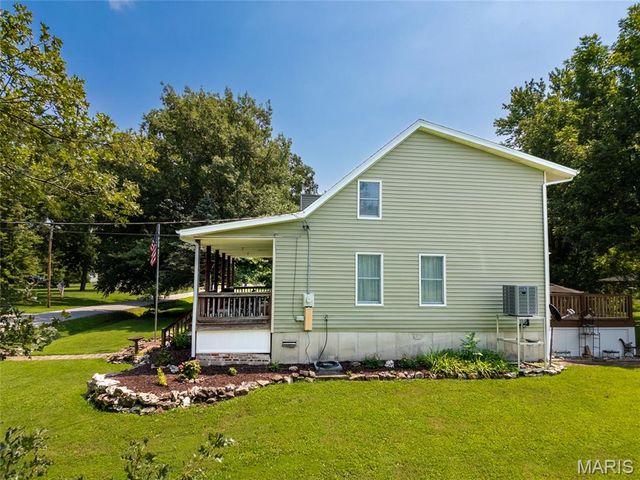 1325 2nd Street, Portage Des Sioux, MO 63373