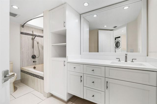 988 BLVD OF THE ARTS 1714, Sarasota, FL 34236