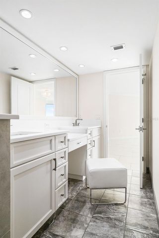 988 BLVD OF THE ARTS 1714, Sarasota, FL 34236