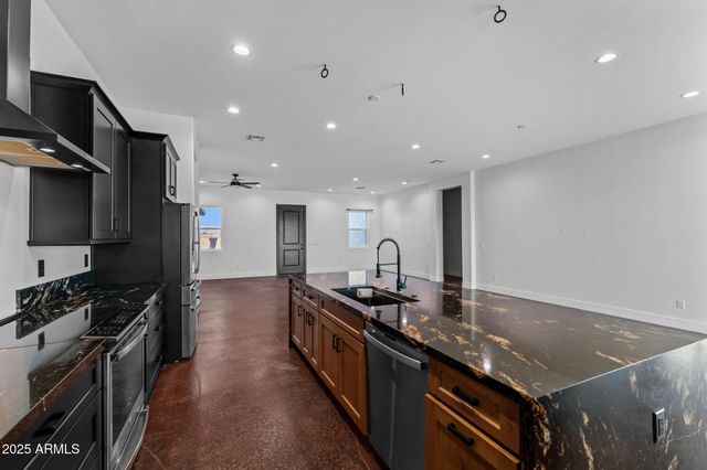 22227 W DIXILETA Drive, Wittmann, AZ 85361