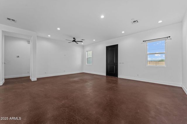 22227 W DIXILETA Drive, Wittmann, AZ 85361