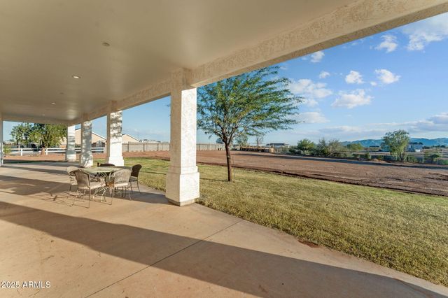 22227 W DIXILETA Drive, Wittmann, AZ 85361