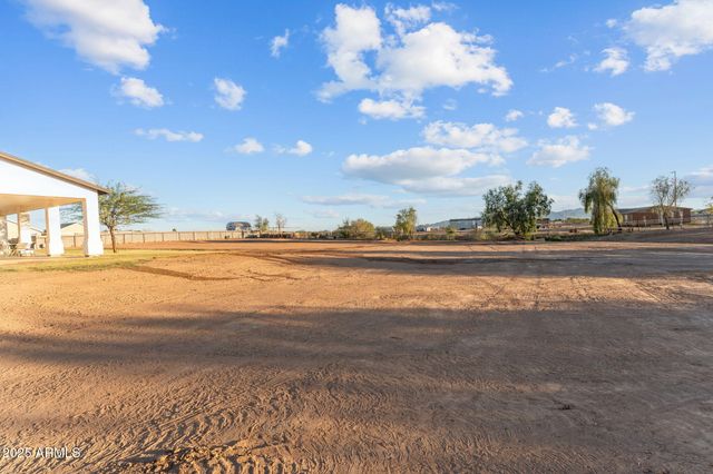 22227 W DIXILETA Drive, Wittmann, AZ 85361