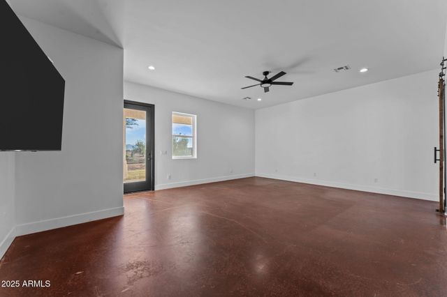 22227 W DIXILETA Drive, Wittmann, AZ 85361