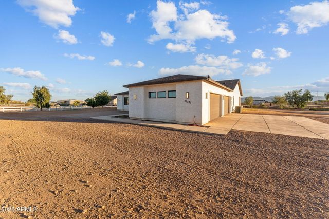 22227 W DIXILETA Drive, Wittmann, AZ 85361