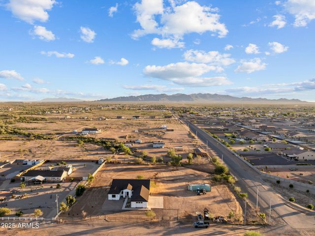 22227 W DIXILETA Drive, Wittmann, AZ 85361