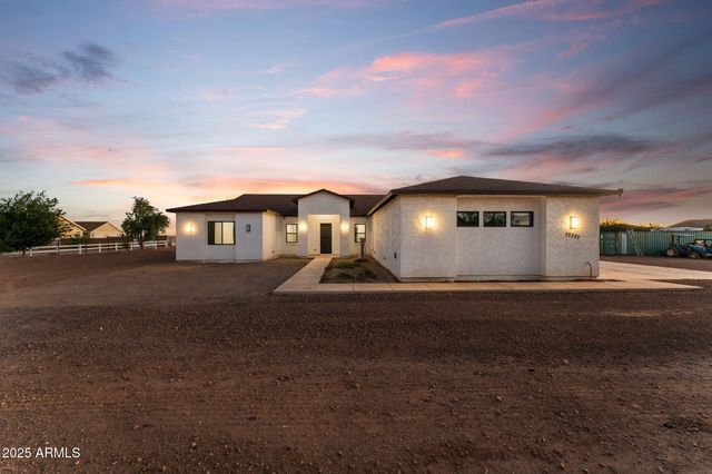 22227 W DIXILETA Drive, Wittmann, AZ 85361