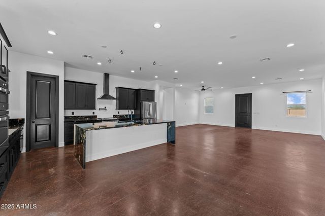 22227 W DIXILETA Drive, Wittmann, AZ 85361