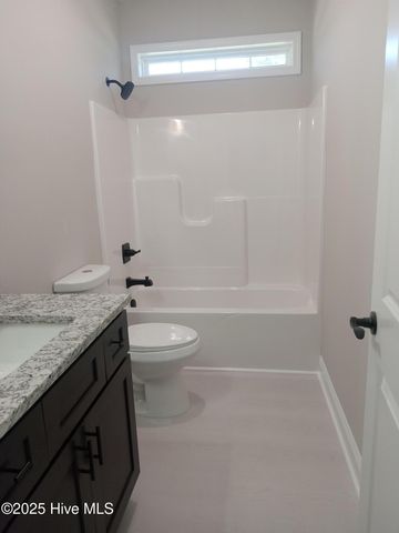 525 Vineland Drive, Whiteville, NC 28472