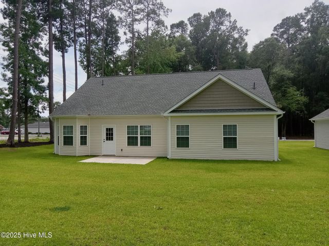 525 Vineland Drive, Whiteville, NC 28472