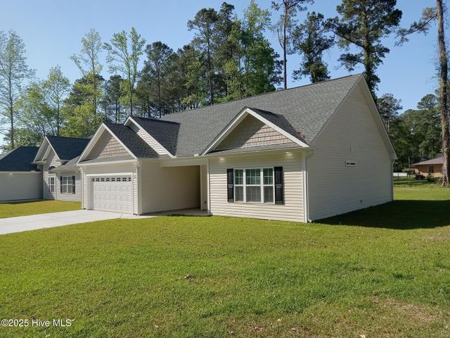 525 Vineland Drive, Whiteville, NC 28472