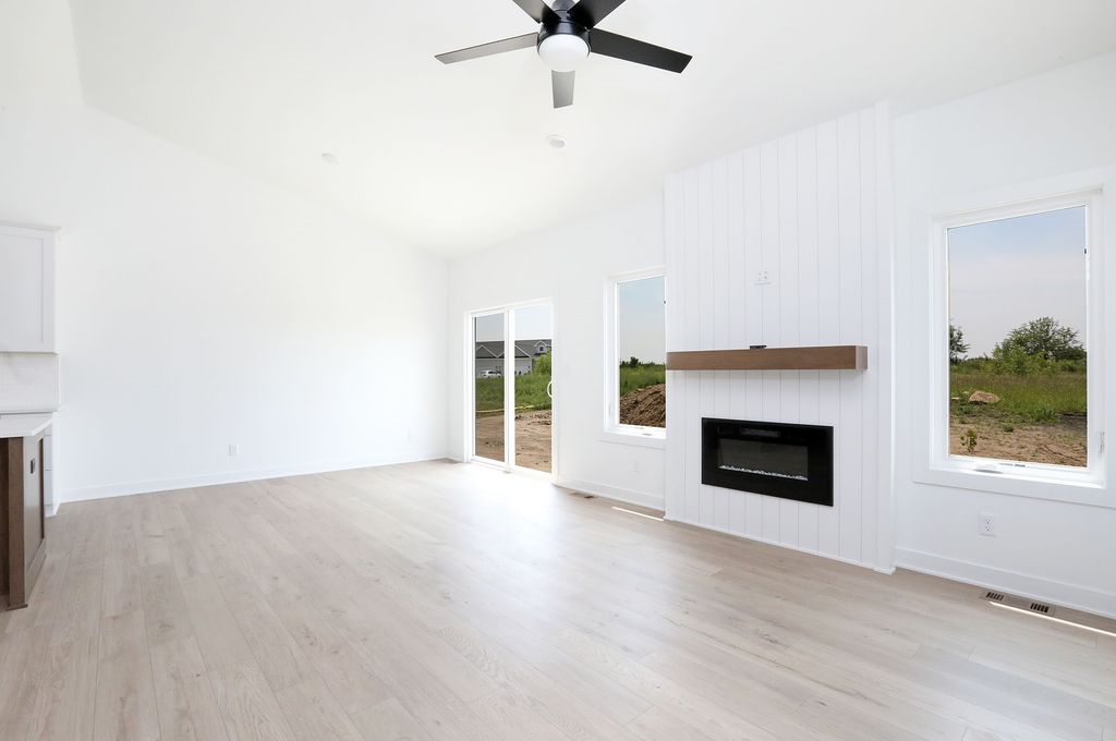 2500 NE 6th Street, Grimes, IA 50111