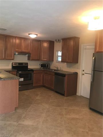 850 105th AVE N, Naples, FL 34108