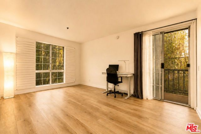 585 N Rossmore Avenue 209, Los Angeles, CA 90004