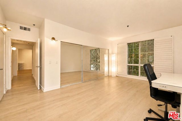 585 N Rossmore Avenue 209, Los Angeles, CA 90004