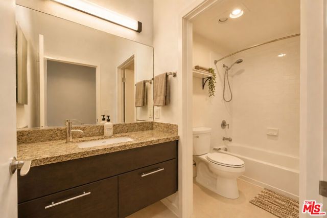 585 N Rossmore Avenue 209, Los Angeles, CA 90004
