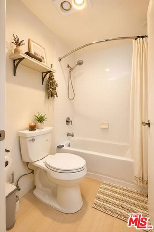 585 N Rossmore Avenue 209, Los Angeles, CA 90004